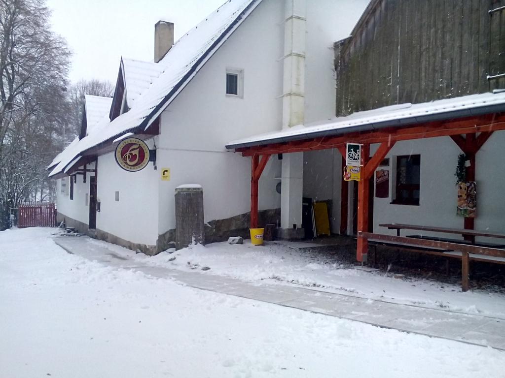 Penzion U Dvojice ノヴェー・ムニェスト・ナ・モラヴィエ エクステリア 写真